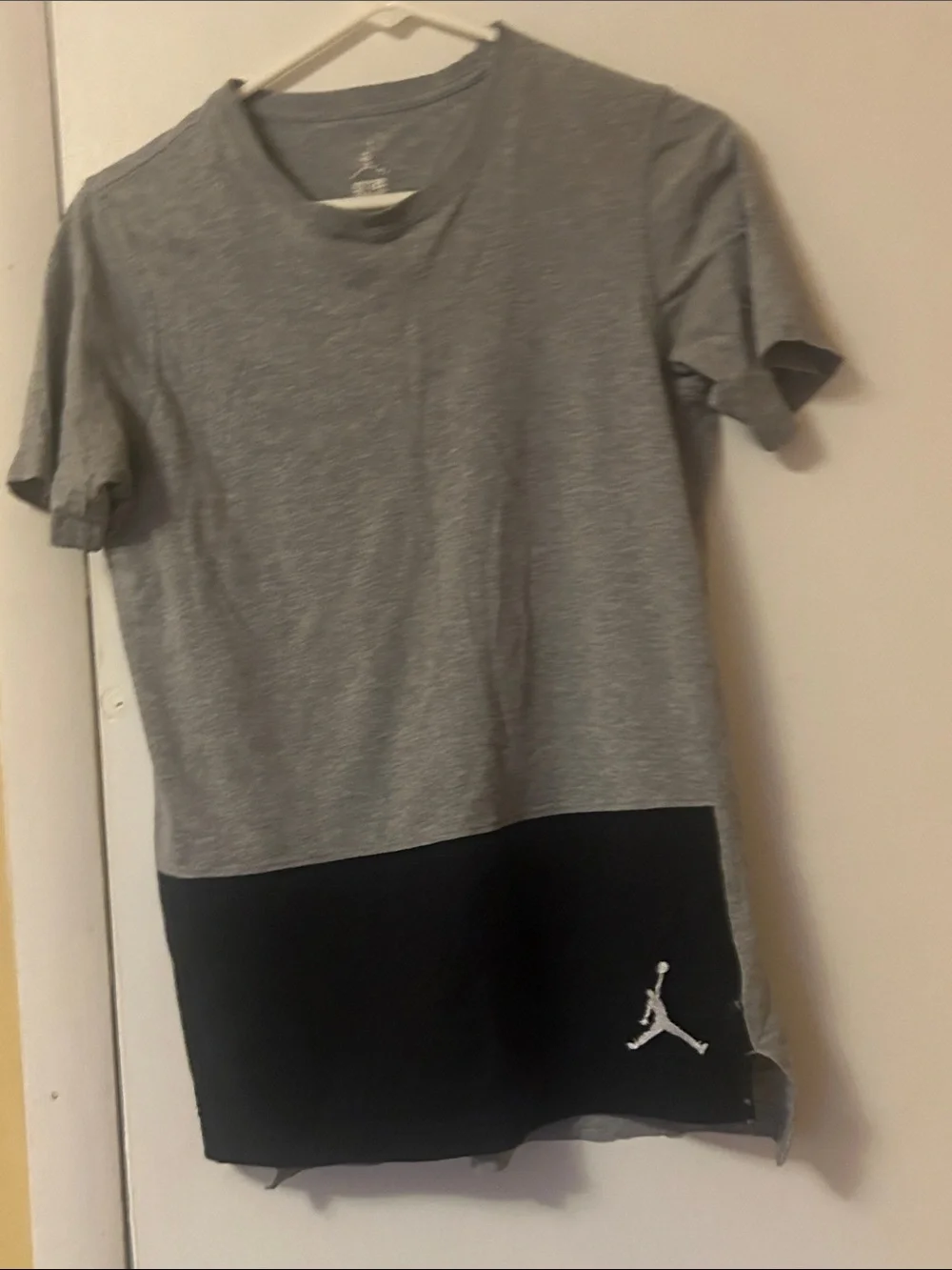 Jordan Men's Short-Sleeve Crewneck Tee in Gray with Black Accent